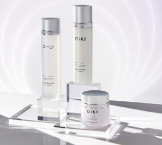 O_HUI_Extreme_White_MelaToning_Dark_Spot_Ampoule_Essence_-51c93d2807522ed766ae5e54511ba8d5.png