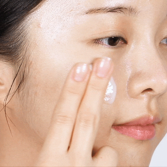 VT_Cosmetics_Cica_Reti-A_Essence_0_3.gif